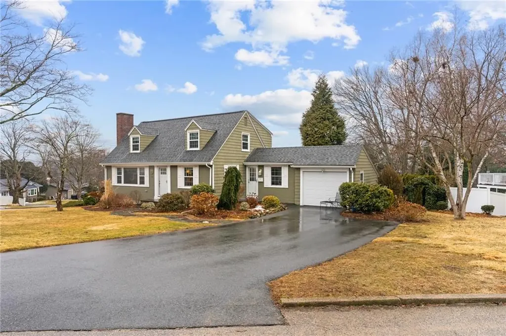 261 Glen Hills Drive Cranston RI 02920
