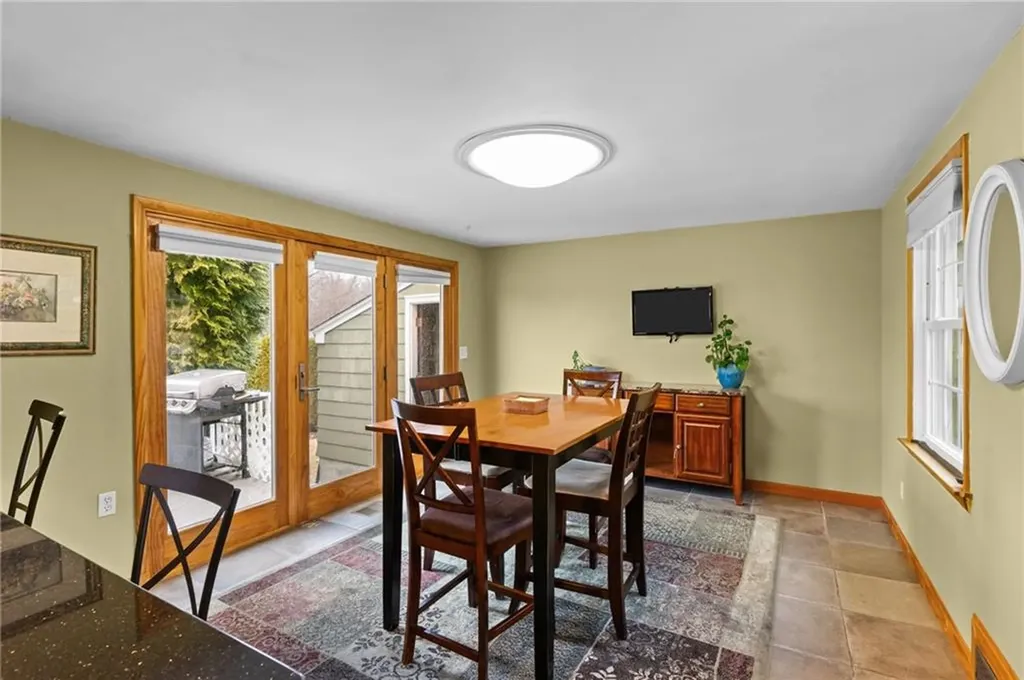 261 Glen Hills Drive Cranston RI 02920