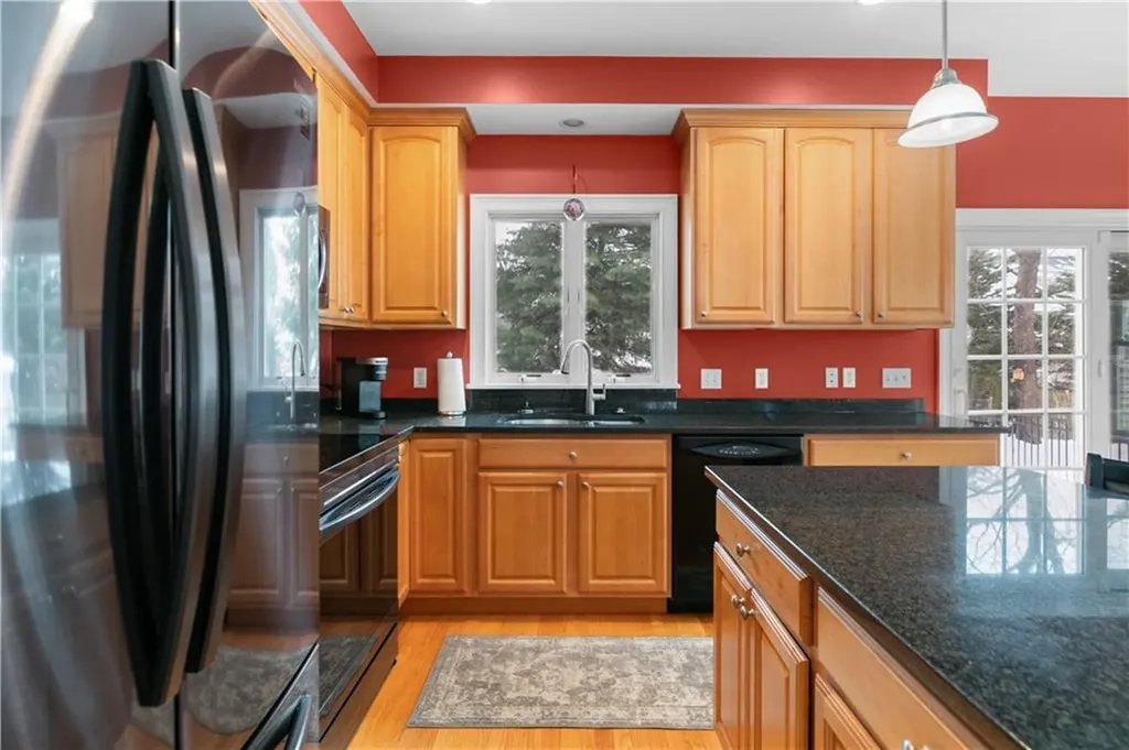 28 Bradford Street Warren RI 02885