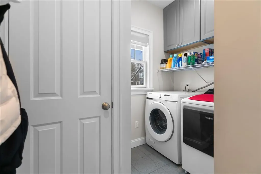 28 Bradford Street Warren RI 02885