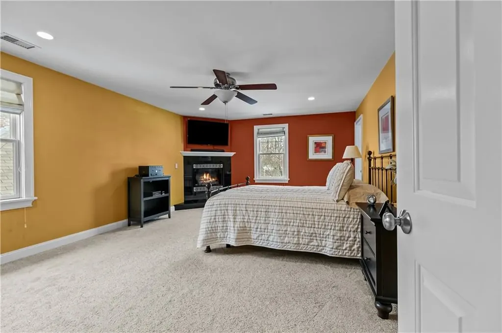 28 Bradford Street Warren RI 02885