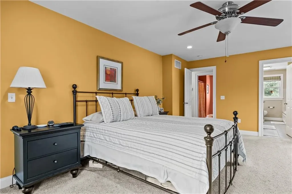 28 Bradford Street Warren RI 02885