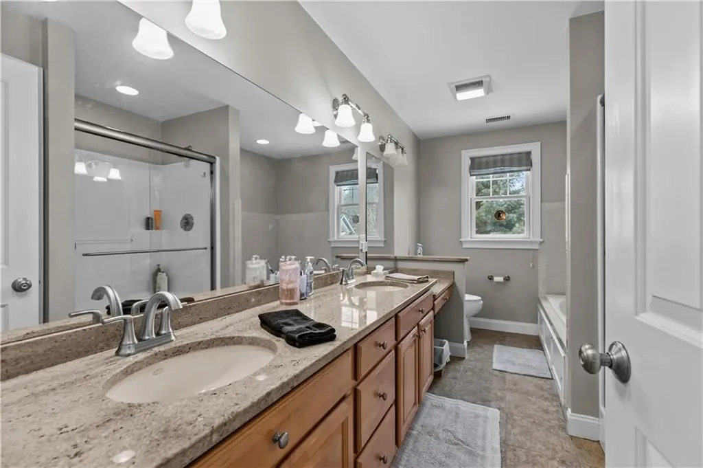 28 Bradford Street Warren RI 02885