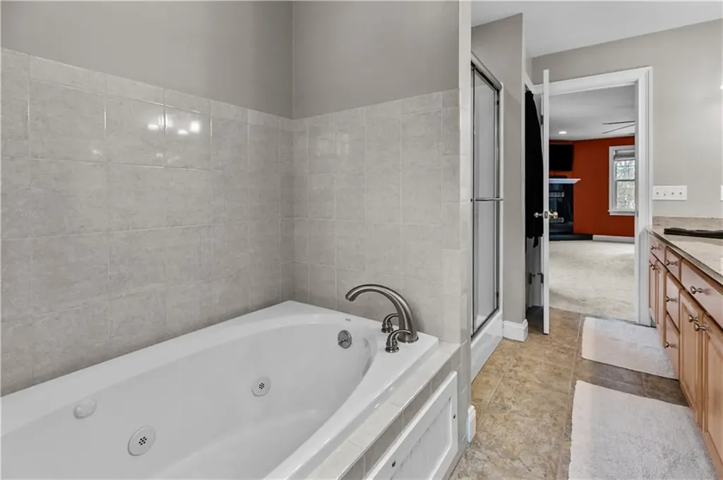 28 Bradford Street Warren RI 02885