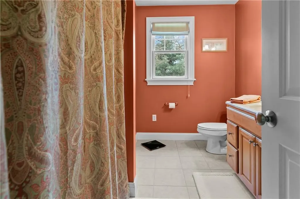 28 Bradford Street Warren RI 02885