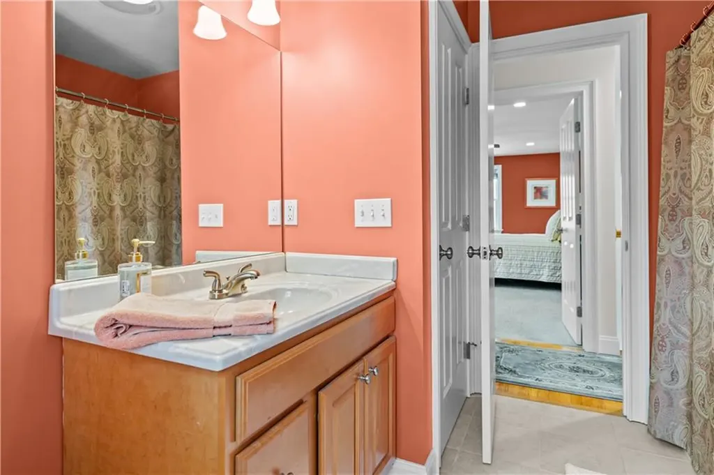 28 Bradford Street Warren RI 02885