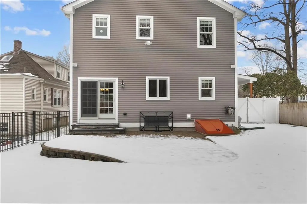 28 Bradford Street Warren RI 02885