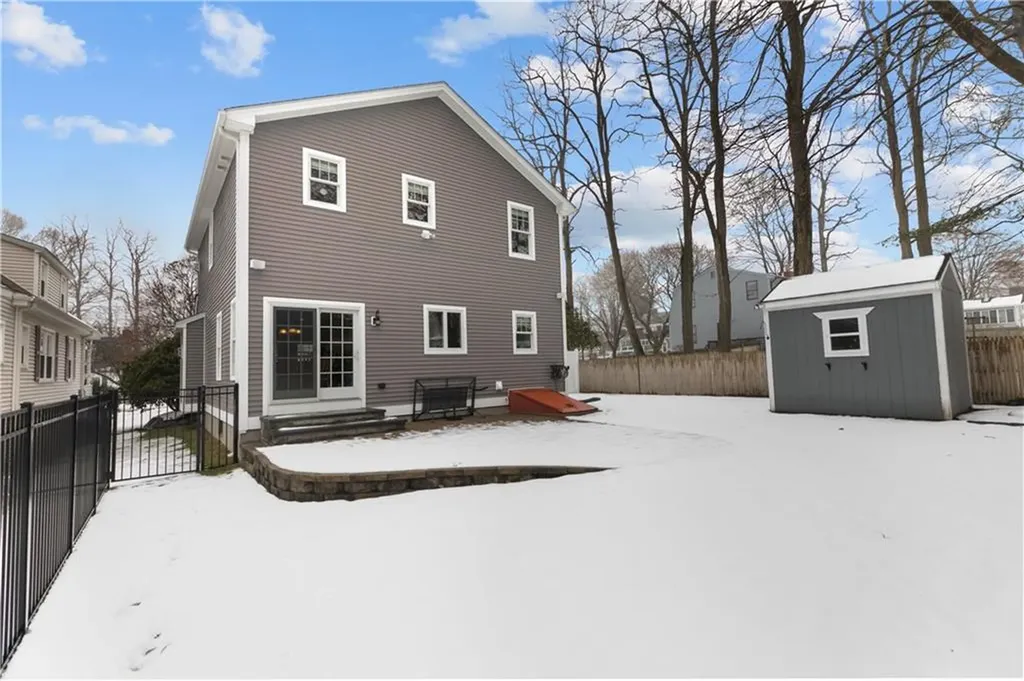 28 Bradford Street Warren RI 02885