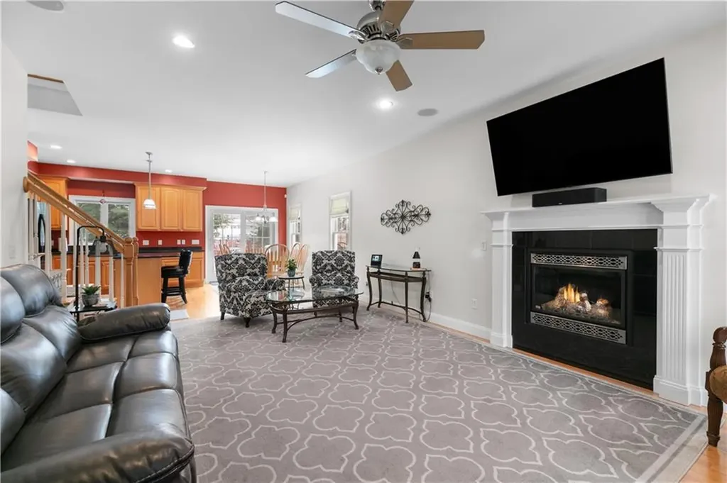 28 Bradford Street Warren RI 02885