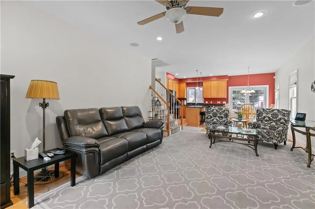 28 Bradford Street Warren RI 02885