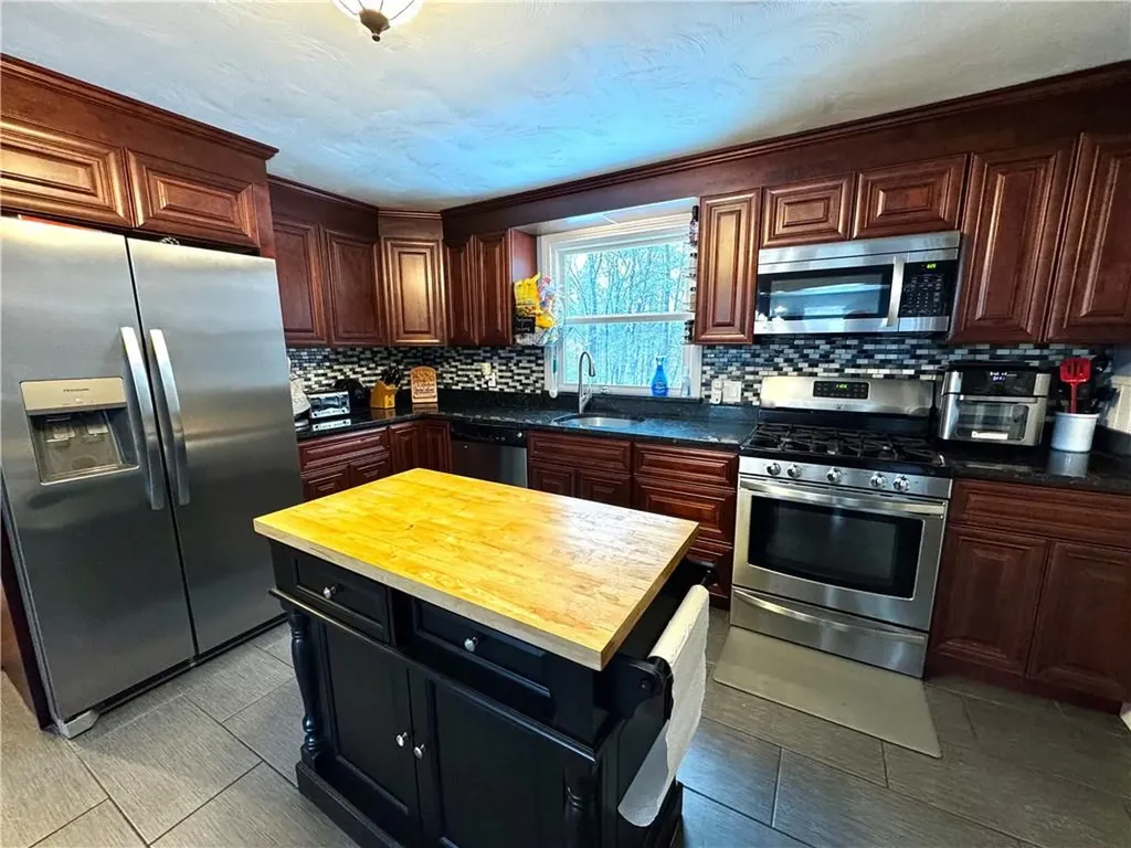 10 Powder Mill Lane Smithfield RI 02828