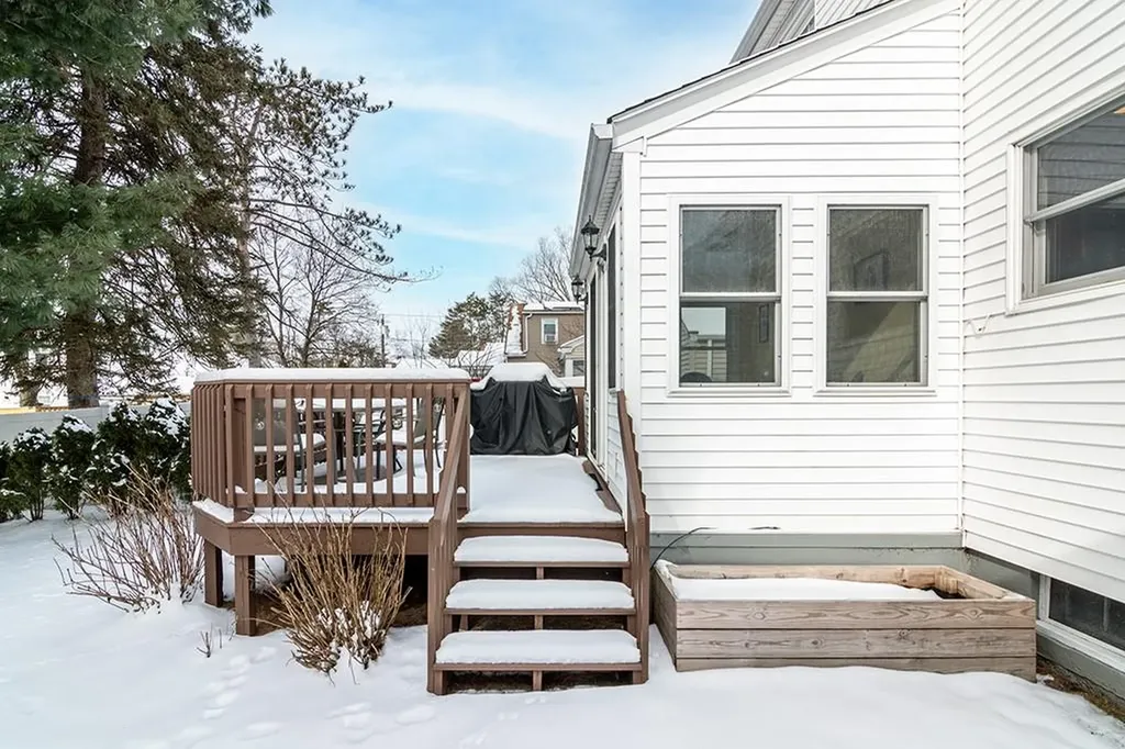 11 Bradford Road Cranston RI 02910