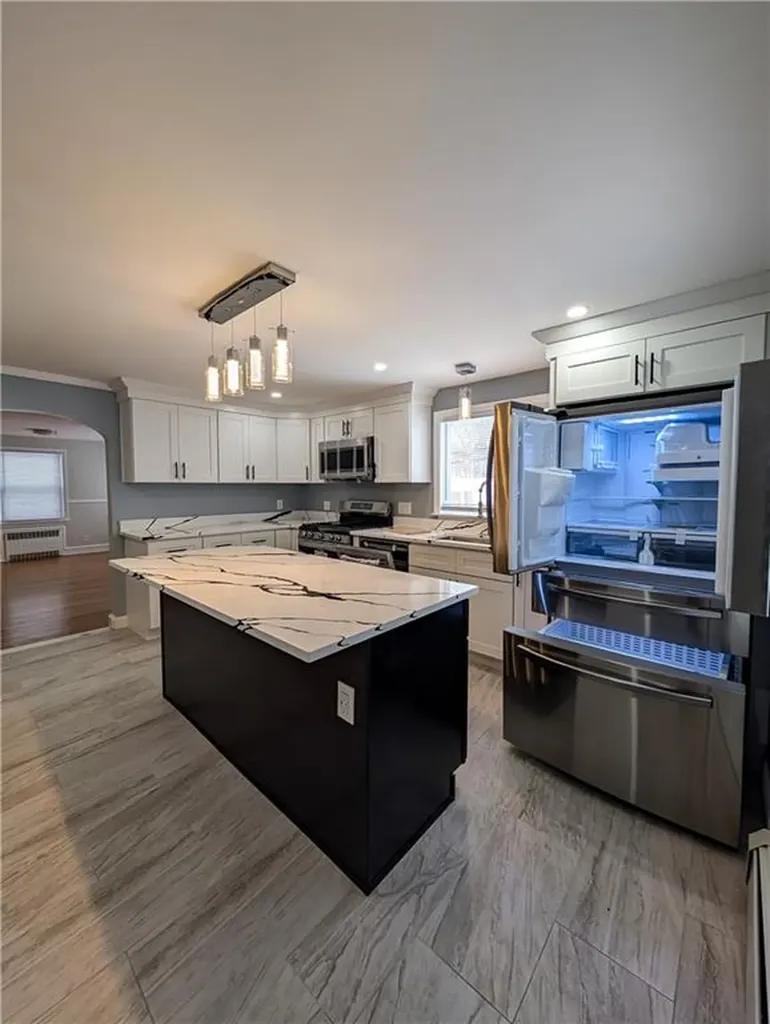 881 Cass Avenue Woonsocket RI 02895