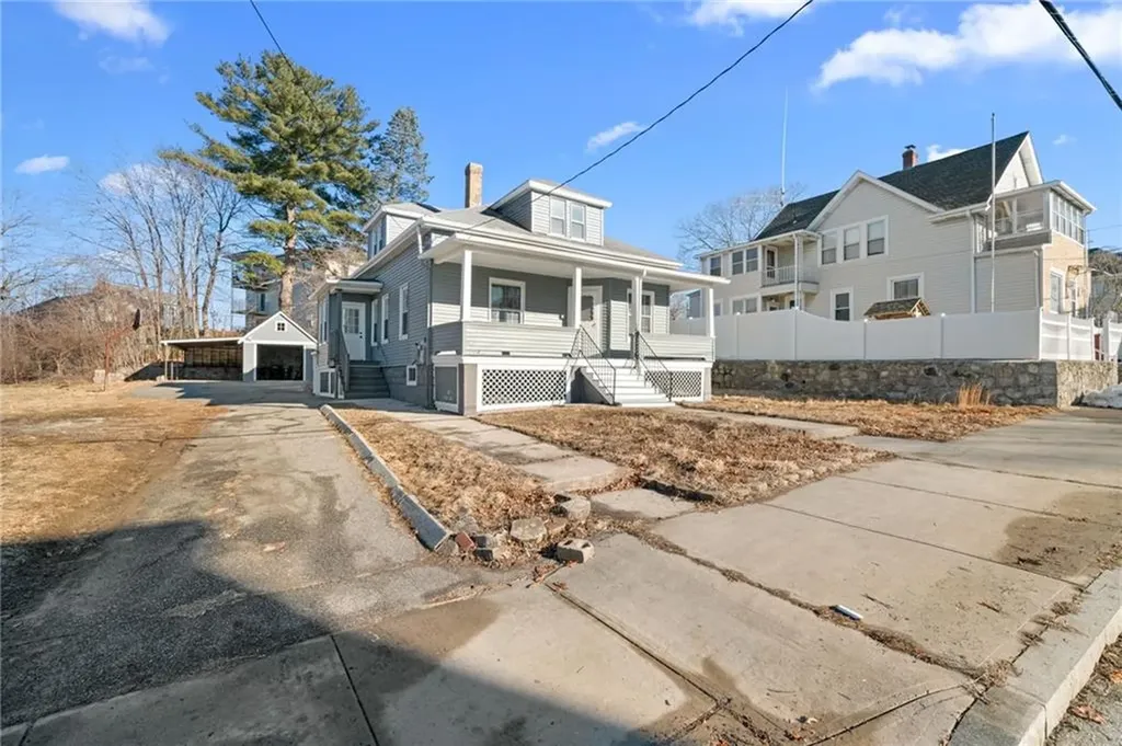 18 Aylsworth Avenue Woonsocket RI 02895