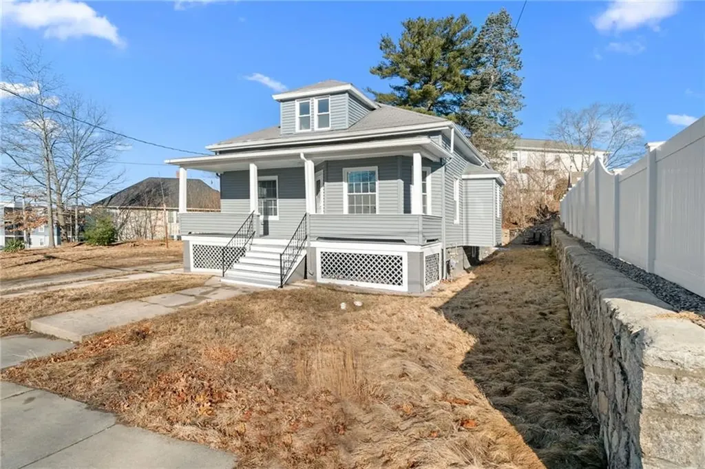 18 Aylsworth Avenue Woonsocket RI 02895