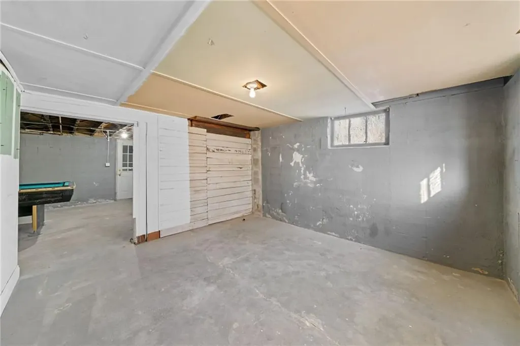 18 Aylsworth Avenue Woonsocket RI 02895