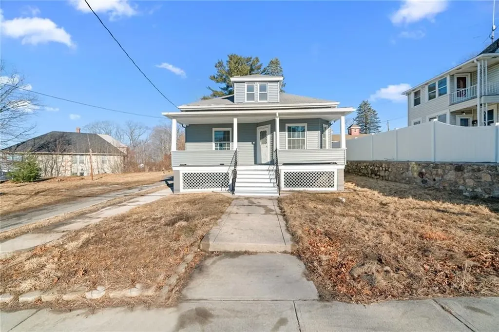18 Aylsworth Avenue Woonsocket RI 02895
