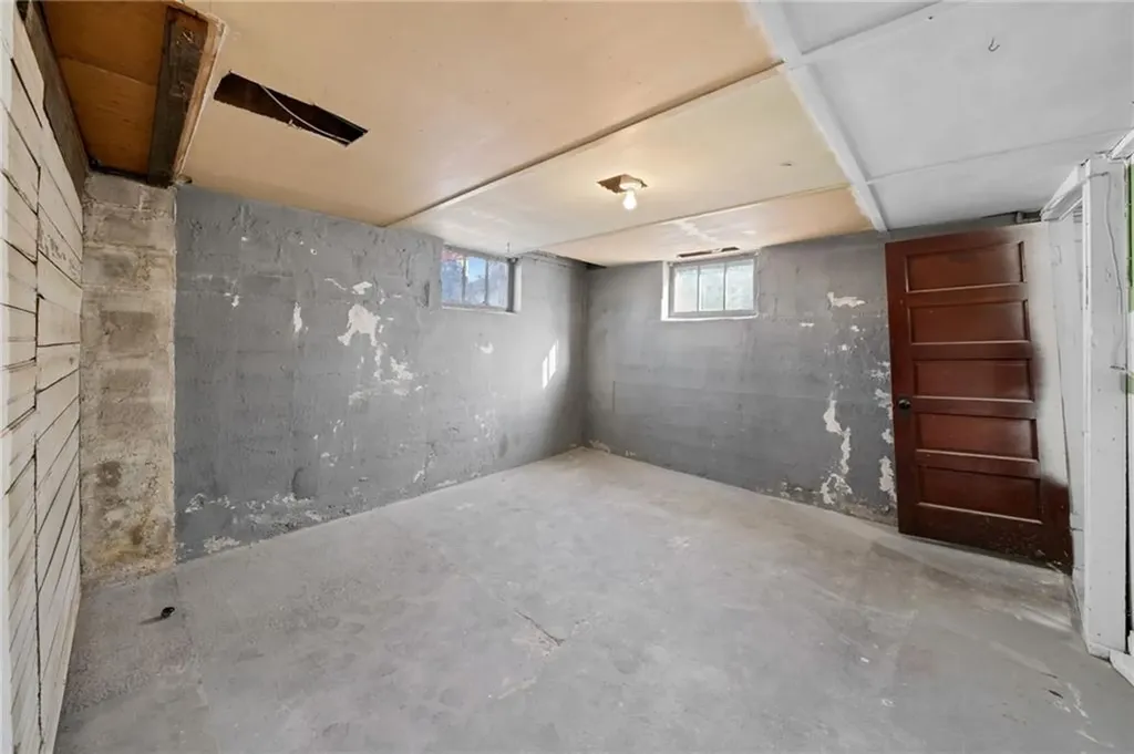 18 Aylsworth Avenue Woonsocket RI 02895