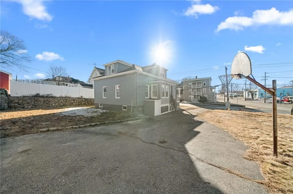 18 Aylsworth Avenue Woonsocket RI 02895