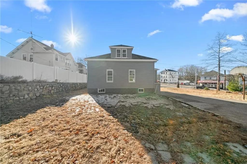 18 Aylsworth Avenue Woonsocket RI 02895