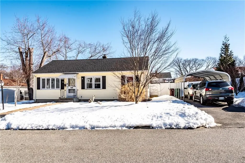139 Flora Avenue Woonsocket RI 02895