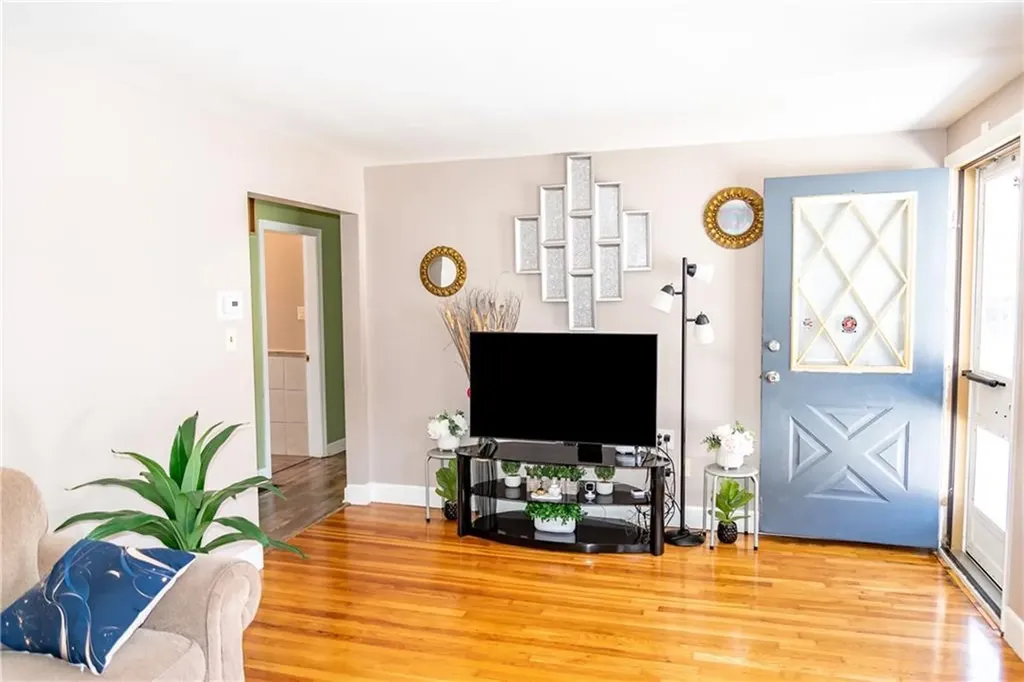 139 Flora Avenue Woonsocket RI 02895