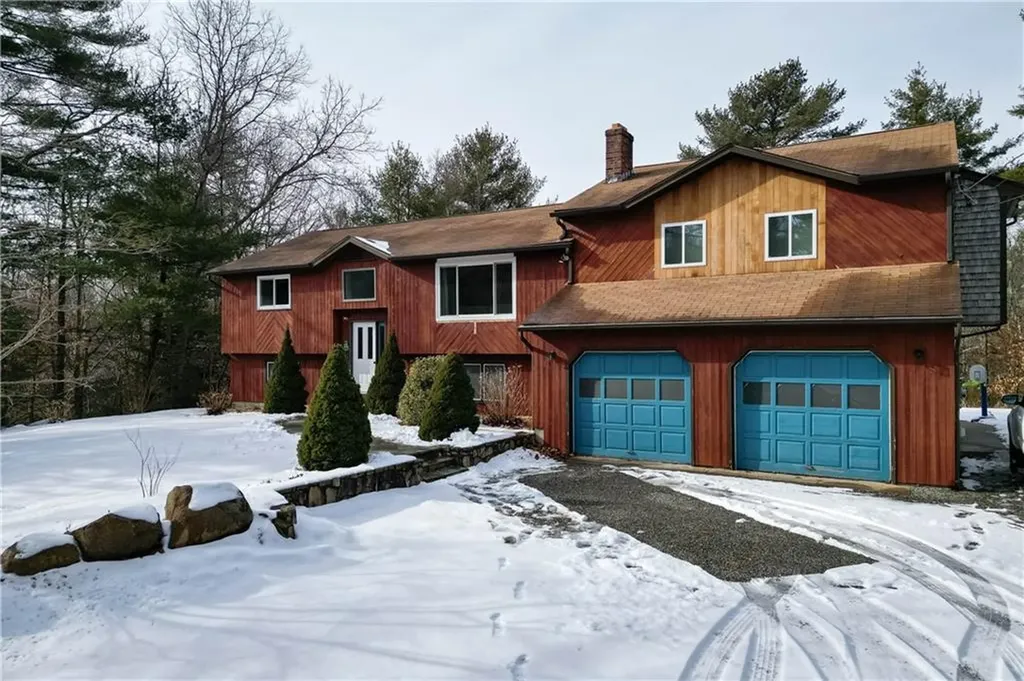 35 Dolly Pond Road Exeter RI 02822