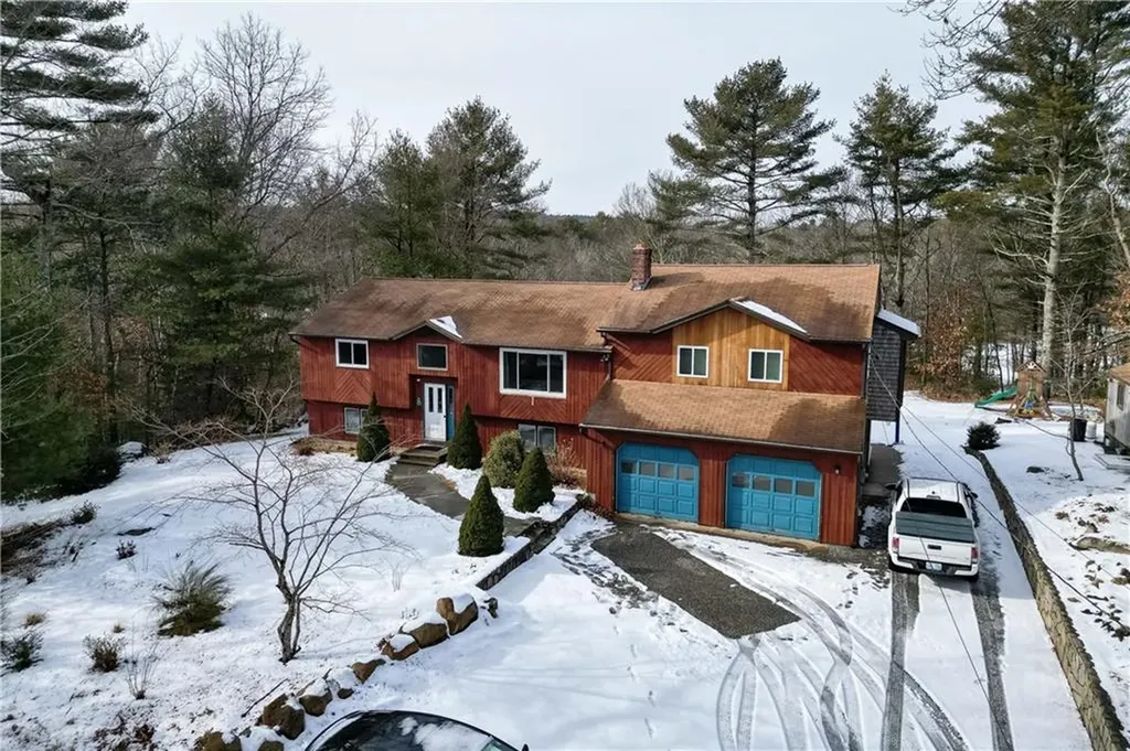 35 Dolly Pond Road Exeter RI 02822