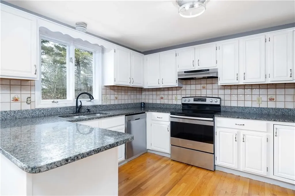 35 Dolly Pond Road Exeter RI 02822