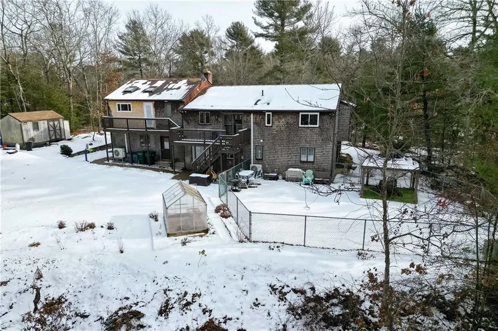 35 Dolly Pond Road Exeter RI 02822