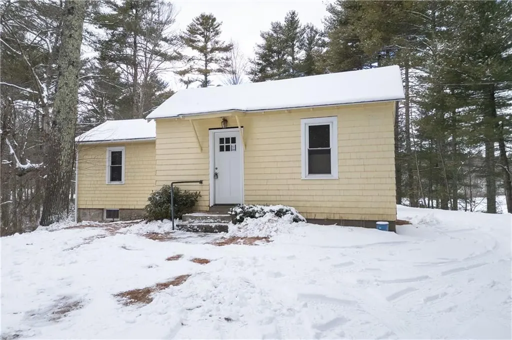 139 A Foster Center Road Foster RI 02825