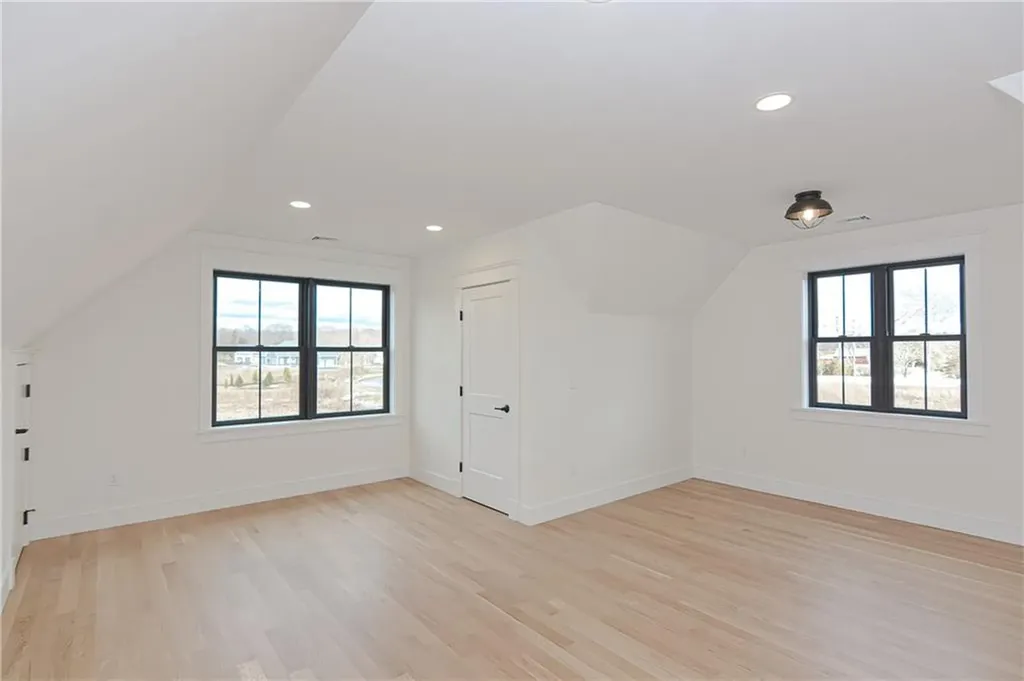 10 Linden Avenue East Providence RI 02916