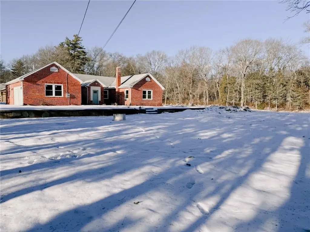 945 Danielson Pike Scituate RI 02857