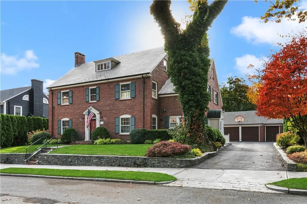 303 Laurel Avenue Providence RI 02906