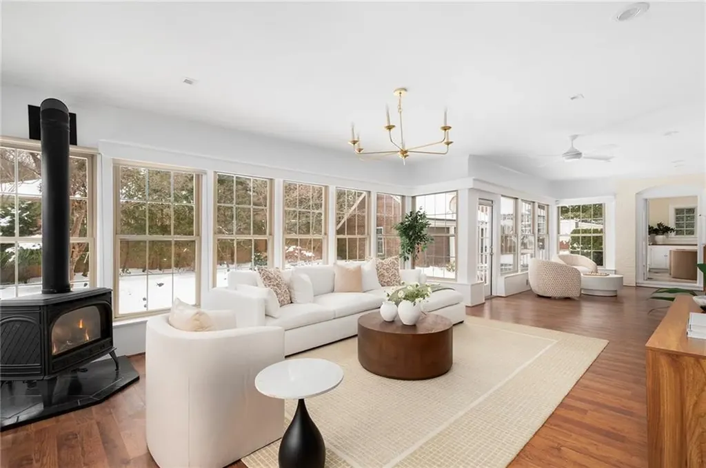303 Laurel Avenue Providence RI 02906