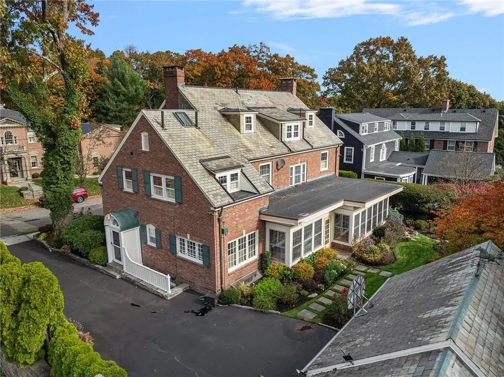 303 Laurel Avenue Providence RI 02906