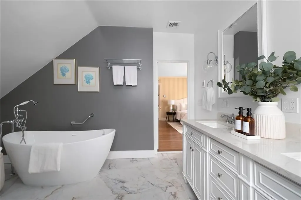 303 Laurel Avenue Providence RI 02906
