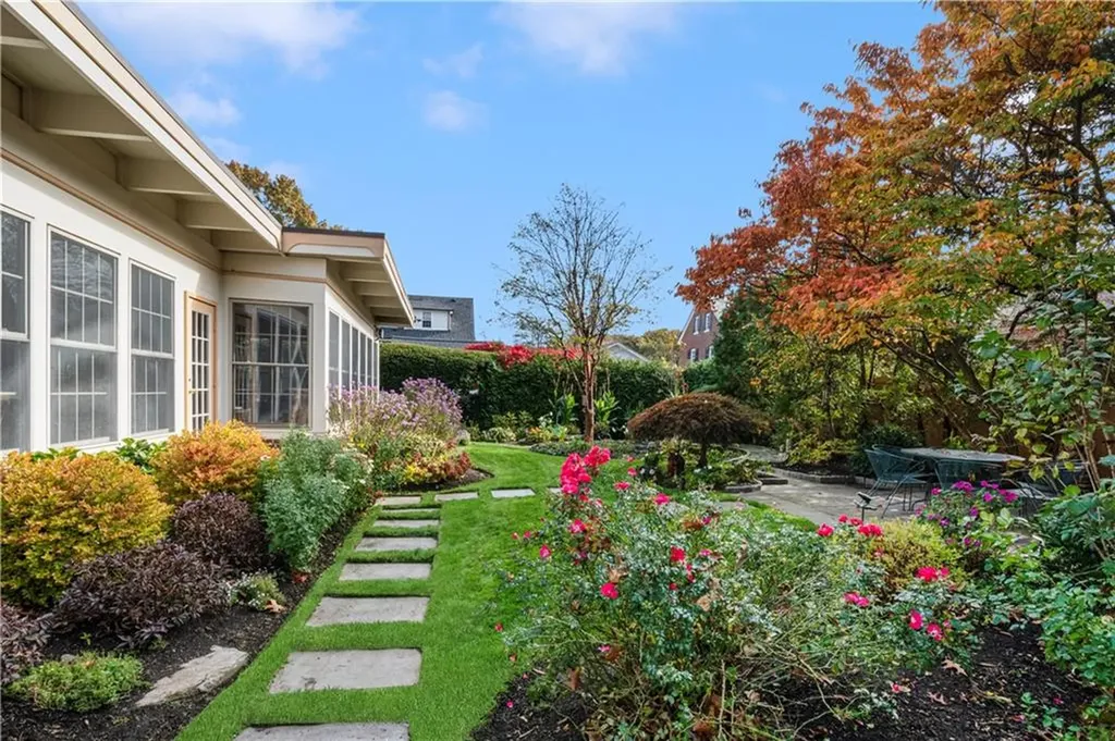 303 Laurel Avenue Providence RI 02906