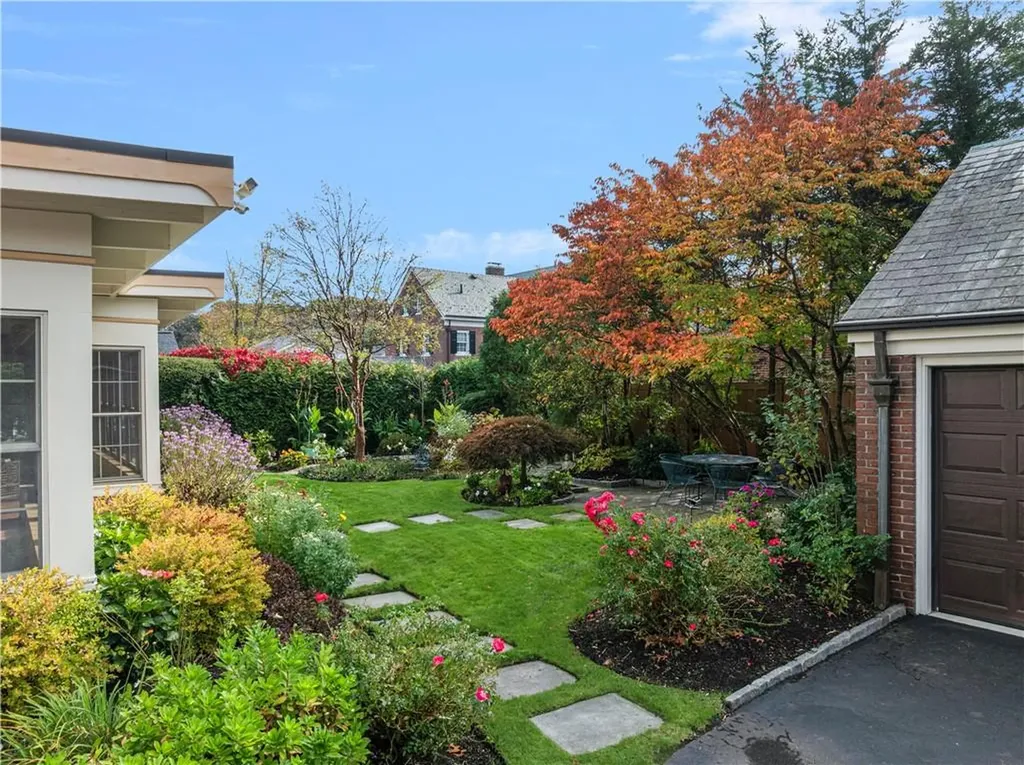 303 Laurel Avenue Providence RI 02906