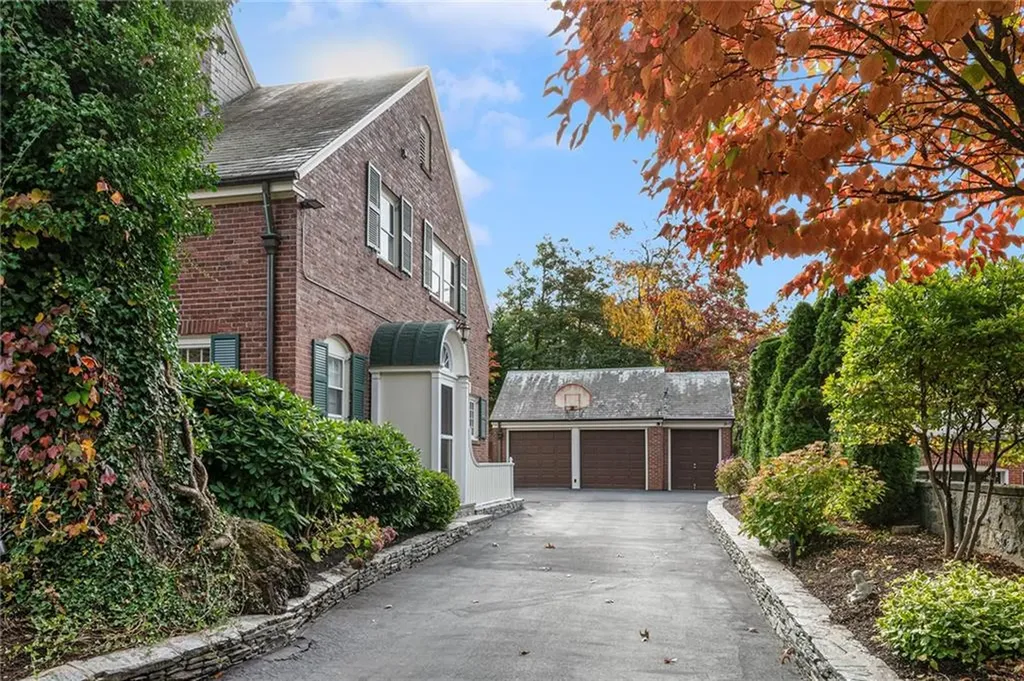 303 Laurel Avenue Providence RI 02906