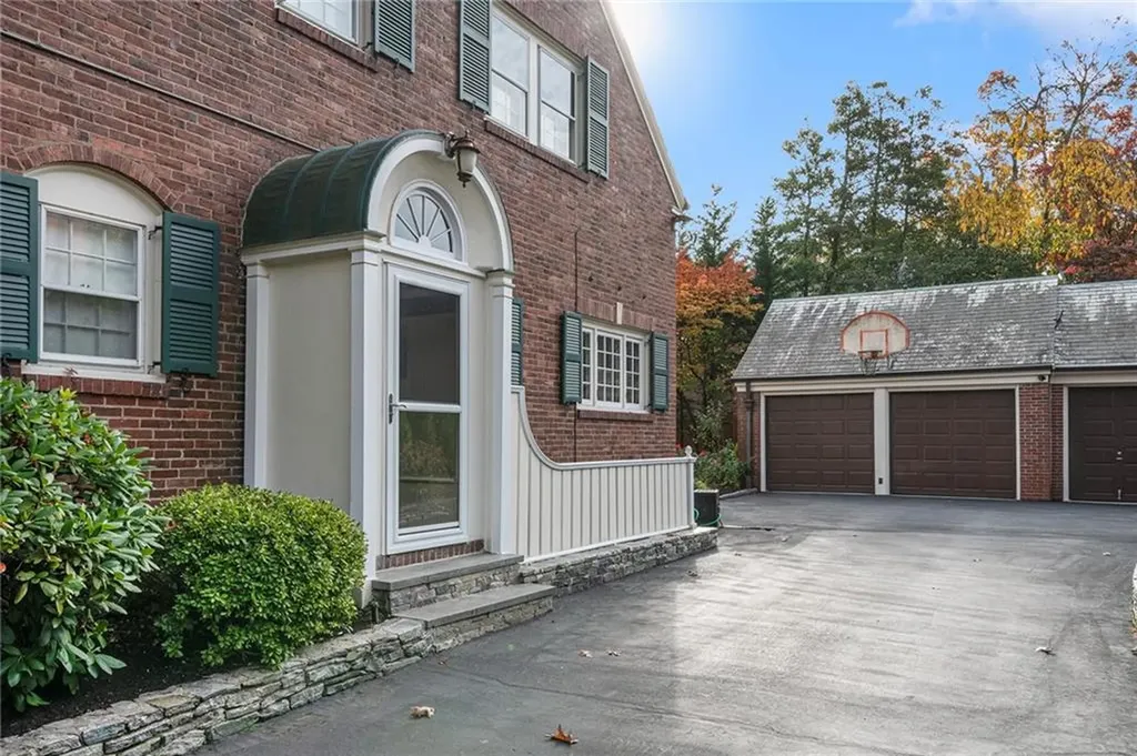 303 Laurel Avenue Providence RI 02906