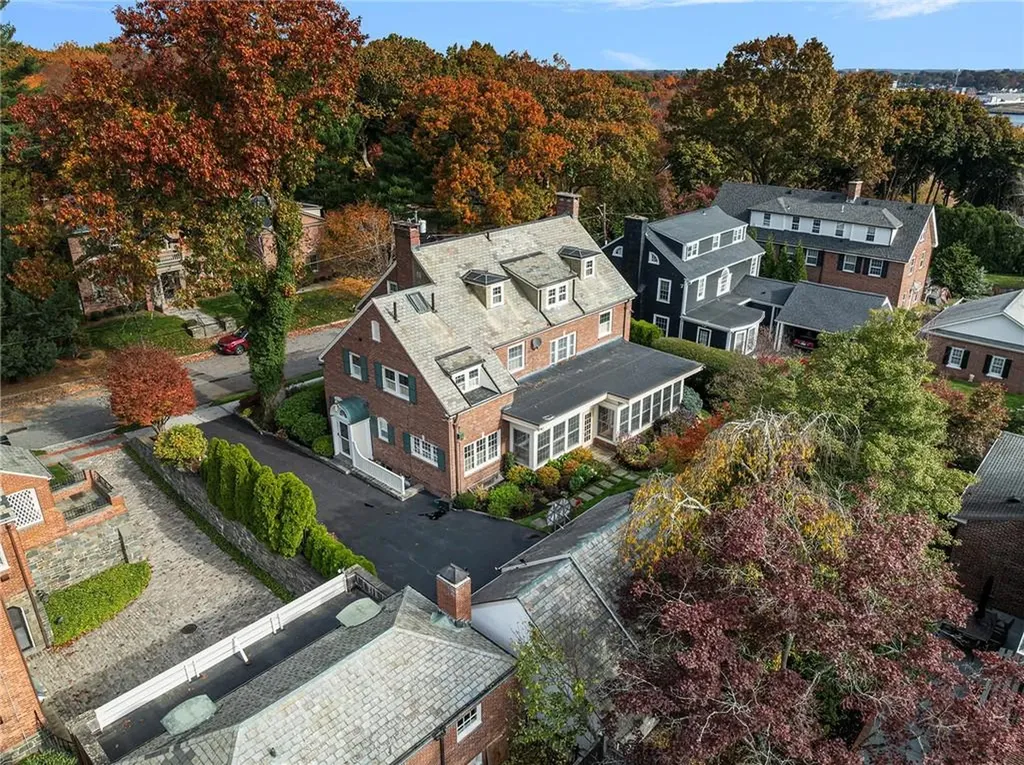 303 Laurel Avenue Providence RI 02906