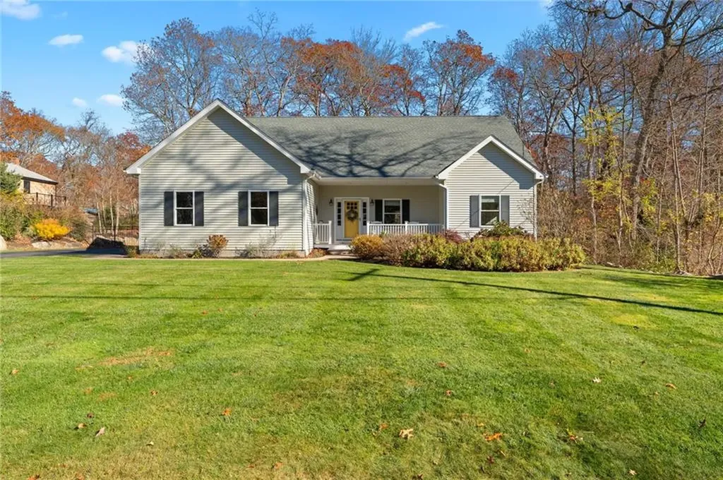 7 Stenton Avenue Westerly RI 02891