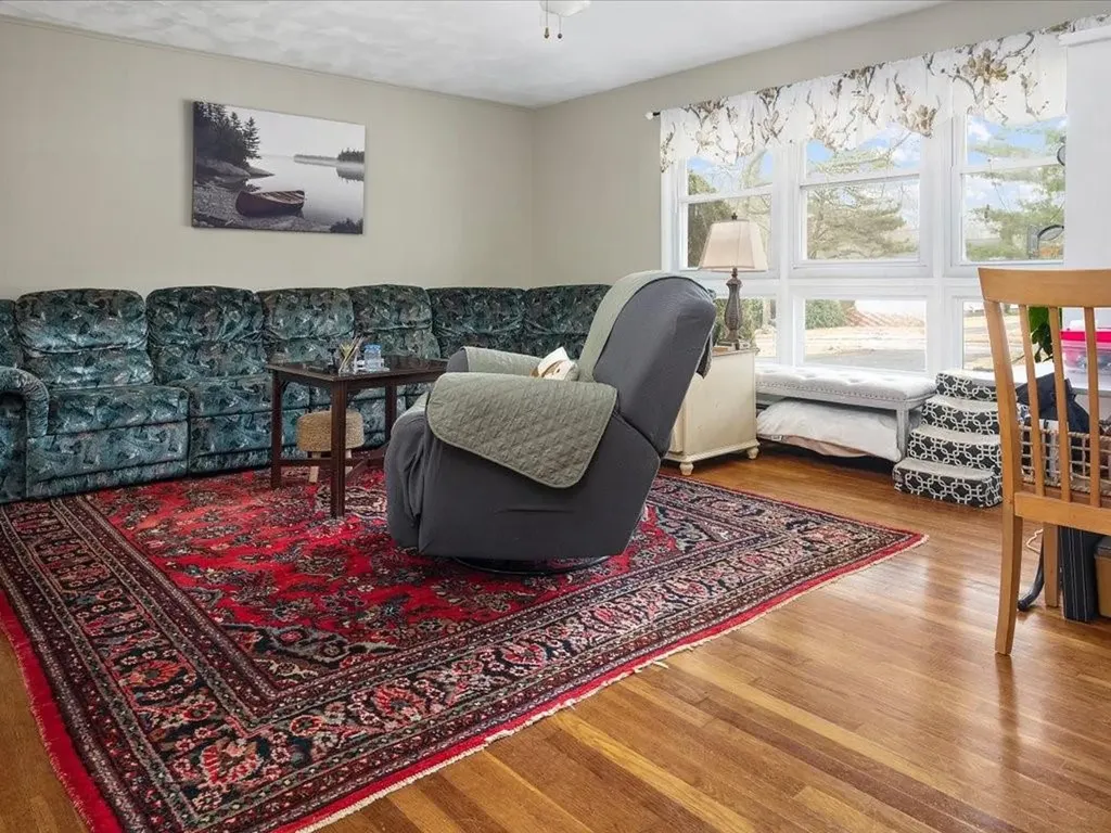 38 Old Post Road Westerly RI 02891