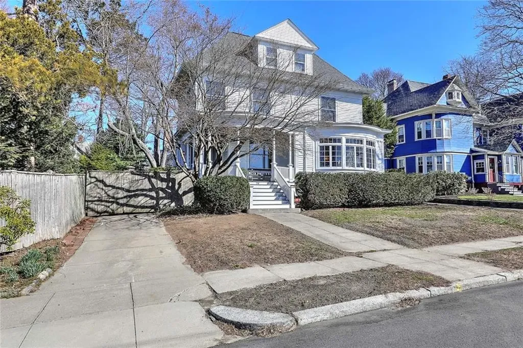 24 Alumni Avenue Providence RI 02906