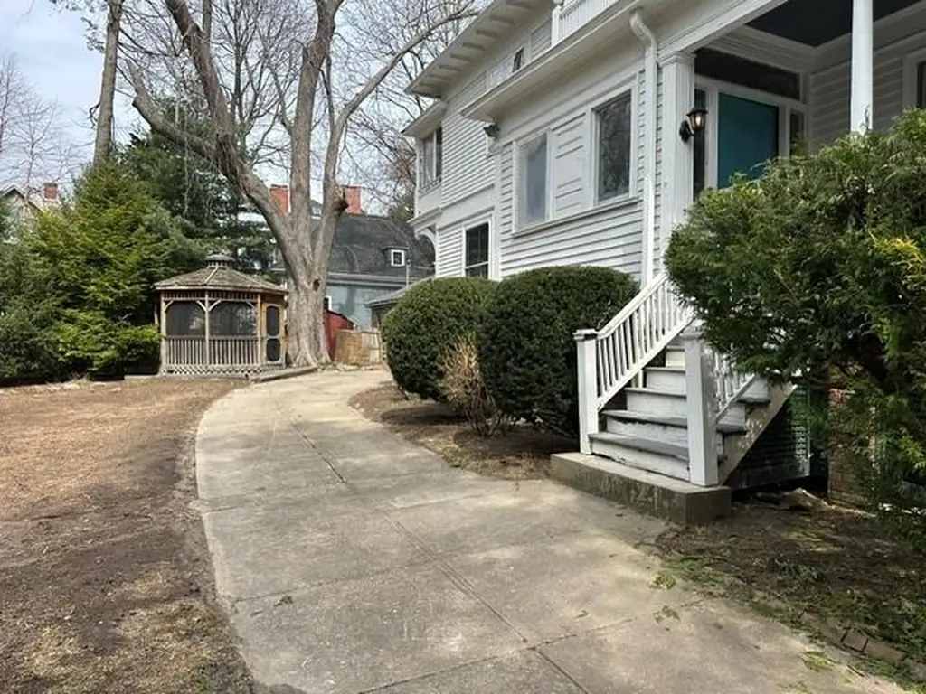24 Alumni Avenue Providence RI 02906