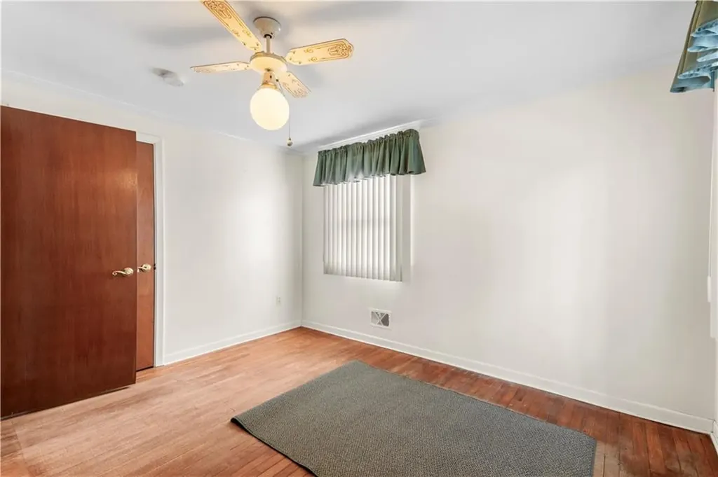 3 Hope Avenue Warwick RI 02889