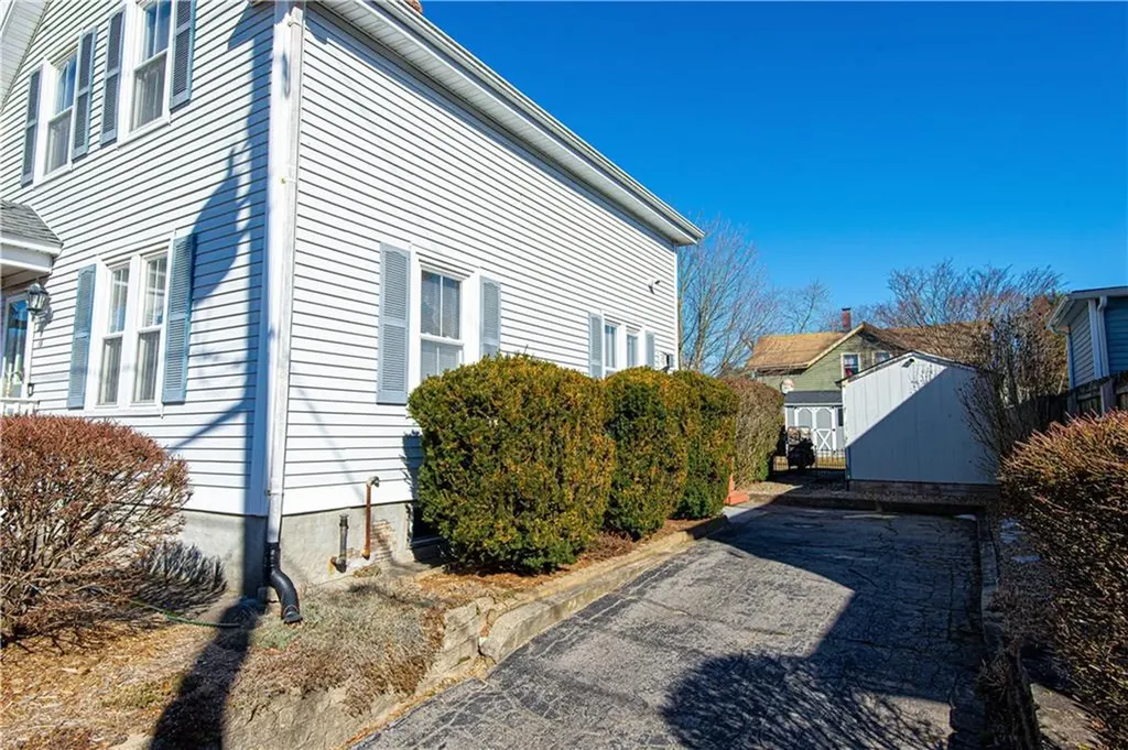 46 Smith Street East Providence RI 02915