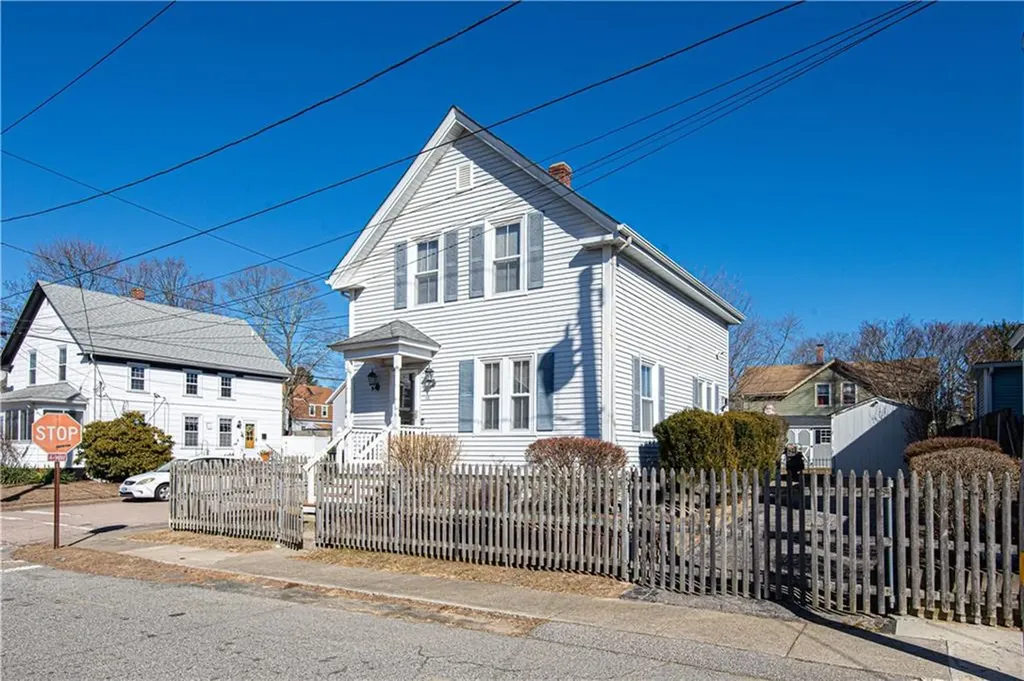 46 Smith Street East Providence RI 02915