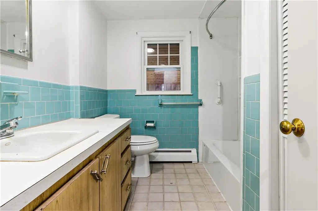 28 Sheltra Avenue Coventry RI 02816